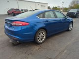 Used 2017 Ford Fusion SE w/ Fusion SE Technology Package image 6