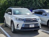 Used 2018 Toyota Highlander Limited image 2