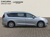 Used 2019 Chrysler Pacifica Touring-L image 6