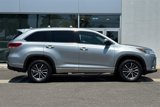 Used 2018 Toyota Highlander XLE w/ Preferred Accessory Package image 3