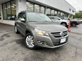 Used 2011 Volkswagen Tiguan SE image 3