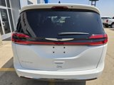 New 2025 Chrysler Pacifica Select image 4