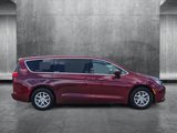 Used 2017 Chrysler Pacifica Touring image 4