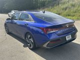 Used 2024 Hyundai Elantra SEL w/ Convenience Package image 3