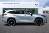 Used 2022 Toyota Highlander XLE image 3