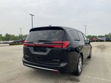 Used 2024 Chrysler Pacifica Limited image 2