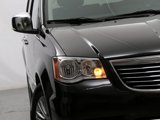 Used 2015 Chrysler Town & Country Touring-L w/ Driver Convenience Group image 4