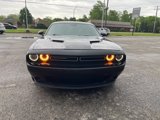 Used 2015 Dodge Challenger SXT image 2