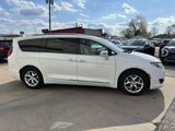 Used 2020 Chrysler Pacifica Limited image 4