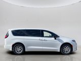 New 2025 Chrysler Pacifica Select image 2