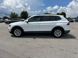 Used 2018 Volkswagen Tiguan SE w/ Panoramic Sunroof Package image 6