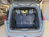 New 2025 Chrysler Pacifica Select image 5