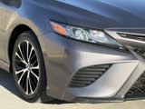 Used 2018 Toyota Camry SE image 4