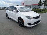 Used 2020 Chrysler Pacifica Touring-L image 2