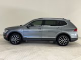 Used 2021 Volkswagen Tiguan SE w/ Panoramic Sunroof Package image 4