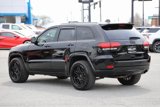 Used 2018 Jeep Grand Cherokee Altitude image 2