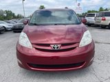 Used 2010 Toyota Sienna XLE image 2