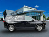 Used 2022 Chevrolet Traverse LT image 2
