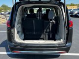 Used 2022 Chrysler Pacifica Touring-L image 5