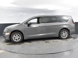 Used 2023 Chrysler Pacifica Touring-L image 6