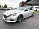 Used 2022 Nissan Altima 2.5 SR image 2