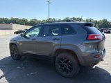 Used 2017 Jeep Cherokee Trailhawk image 5