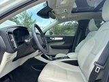Used 2019 Volvo XC40 T5 Momentum image 5