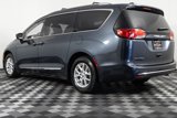 Used 2020 Chrysler Pacifica Touring-L image 4