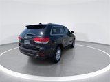 Used 2019 Jeep Grand Cherokee Laredo image 2