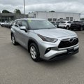 Used 2022 Toyota Highlander LE image 2