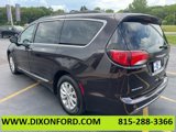 Used 2017 Chrysler Pacifica Touring-L image 5