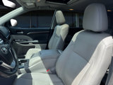 Used 2014 Toyota Highlander Limited image 2
