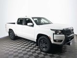 Used 2025 Nissan Frontier SV image 3
