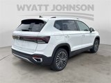 New 2025 Volkswagen Taos SE image 5