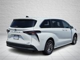 Used 2024 Toyota Sienna LE image 4