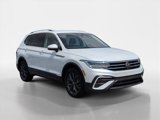 Used 2023 Volkswagen Tiguan SE image 2