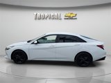 Used 2022 Hyundai Elantra SEL w/ Convenience Package image 2
