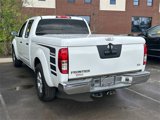 Used 2013 Nissan Frontier SV image 5