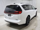 New 2025 Chrysler Pacifica Limited w/ Uconnect Theater Family Group image 4