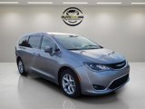 Used 2018 Chrysler Pacifica Touring Plus w/ Tire & Wheel Group image 2