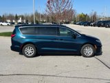 New 2025 Chrysler Pacifica Select image 3