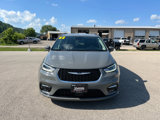 Used 2022 Chrysler Pacifica Touring-L image 2