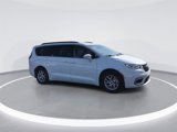 Used 2022 Chrysler Pacifica Touring-L image 2