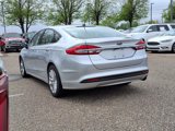 Used 2017 Ford Fusion SE w/ Fusion SE Technology Package image 3