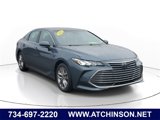 Used 2022 Toyota Avalon XLE image 2