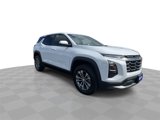 New 2025 Chevrolet Equinox LT image 2