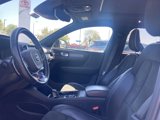 Used 2019 Volvo XC40 T5 R-Design image 4