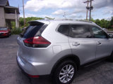 Used 2018 Nissan Rogue SV image 4