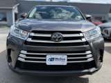 Used 2017 Toyota Highlander LE image 2