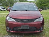 Used 2020 Chrysler Pacifica Touring-L w/ S Appearance Package image 2